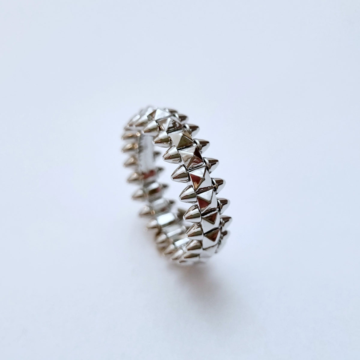 Cartier Clash ring